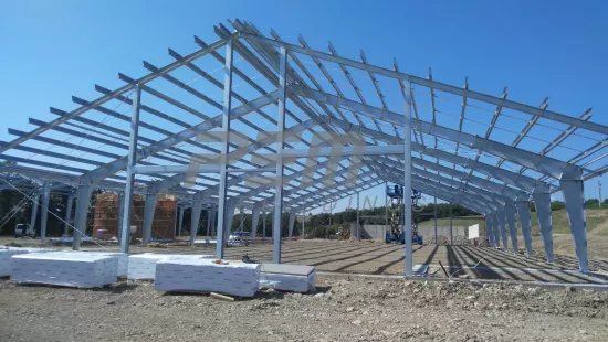 FARMA Lutila, Objekt SO-01 Kravín - Začiatok pokládky strešnej krytiny