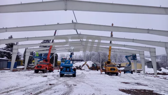 Skladovacia hala - Montáž strešných väzníkov