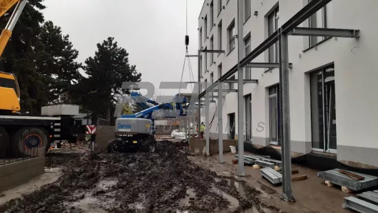 Balkonové konstrukce Čelákovice - Osadenie prefabrikovaných balkónových dosiek