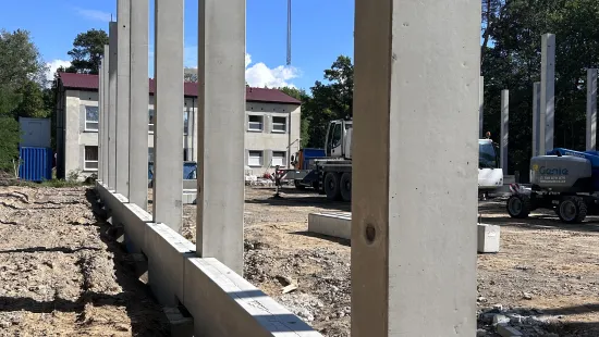 Sokle a montáž betónovej konštrukcie - 23.9.2026 - IBSEN Hlavenec - Novostavba skladovej haly